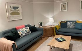 No 12 - Stylish & Homely 3 Bed With Parking Close To City Centre